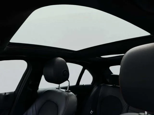 Mercedes-Benz C-Class photo 24