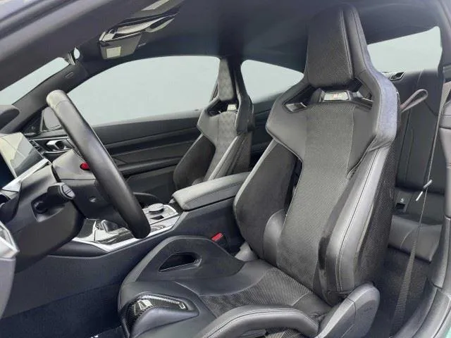 BMW M4 photo 23