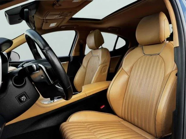 Genesis G70 photo 17