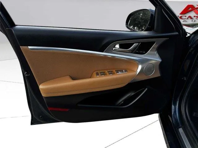 Genesis G70 photo 18
