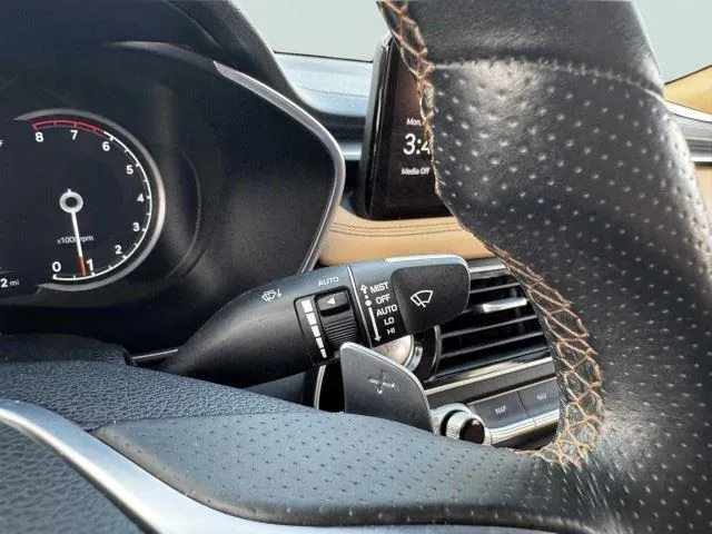 Genesis G70 photo 24