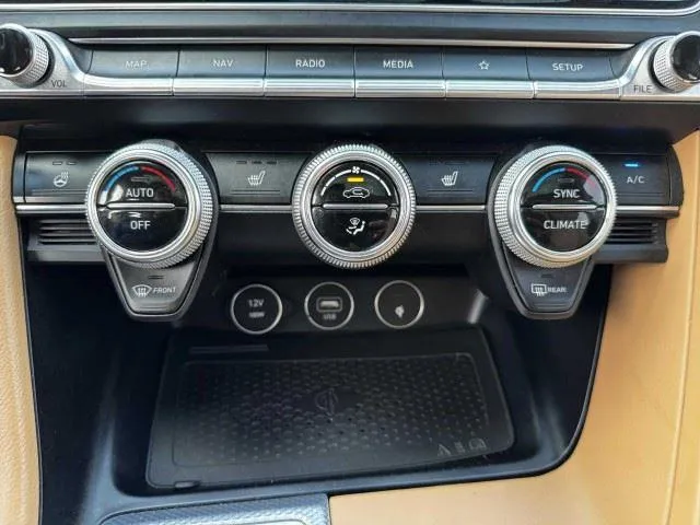Genesis G70 photo 34