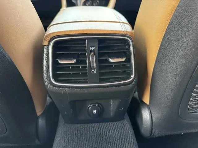 Genesis G70 photo 45
