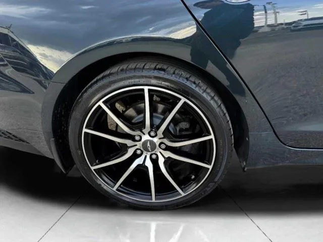 Genesis G70 photo 63