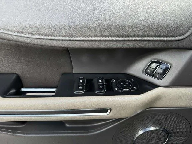 Ford Expedition photo 19