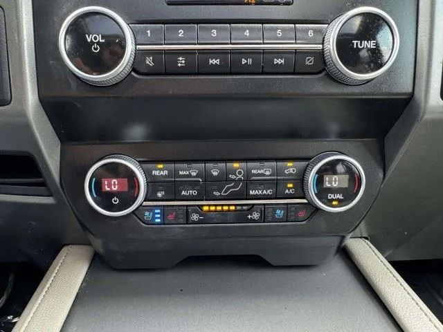 Ford Expedition photo 30