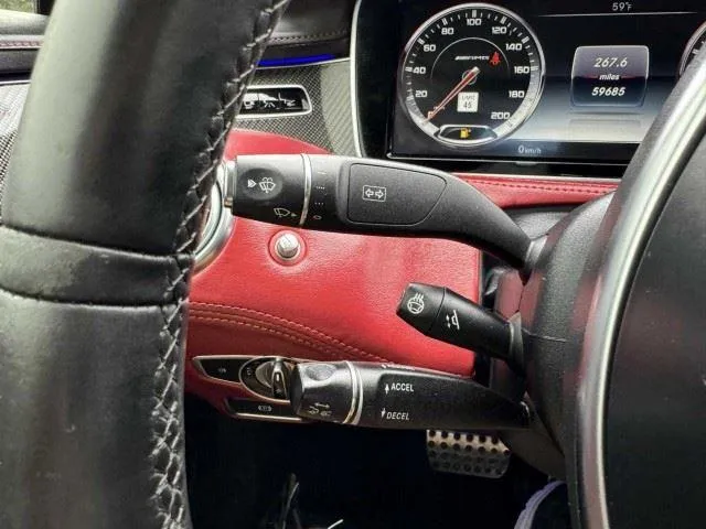 Mercedes-Benz S-Class photo 30