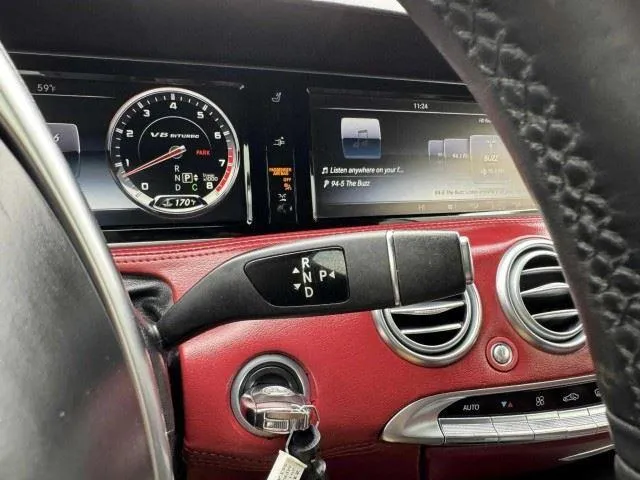 Mercedes-Benz S-Class photo 31