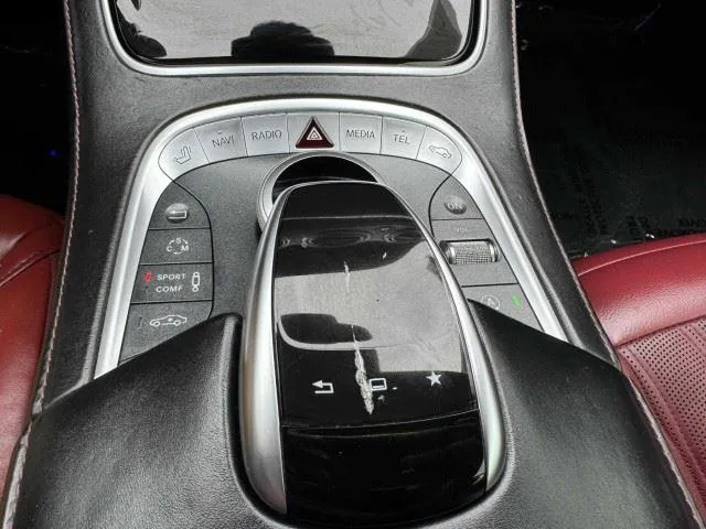 Mercedes-Benz S-Class photo 38