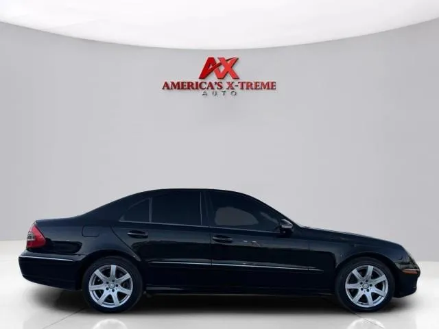 Mercedes-Benz E-Class photo 8