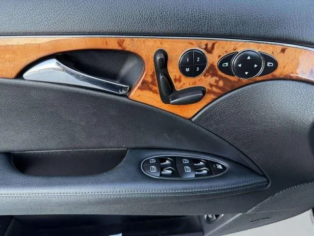 Mercedes-Benz E-Class photo 17