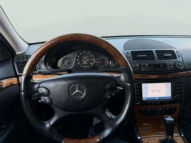 Mercedes-Benz E-Class photo 26