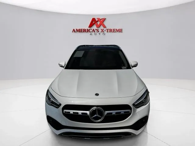 Mercedes-Benz GLA photo 9