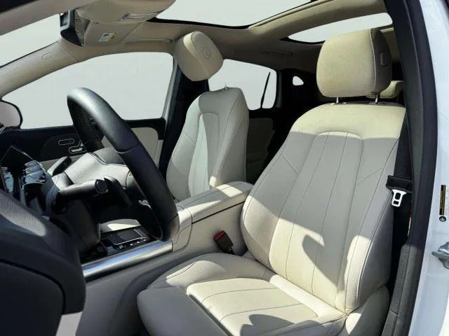 Mercedes-Benz GLA photo 20