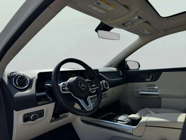 Mercedes-Benz GLA photo 21