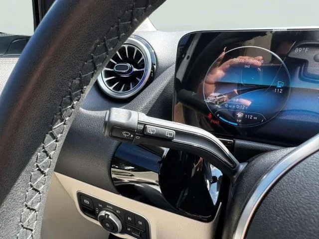 Mercedes-Benz GLA photo 23