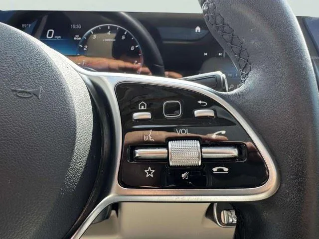 Mercedes-Benz GLA photo 25