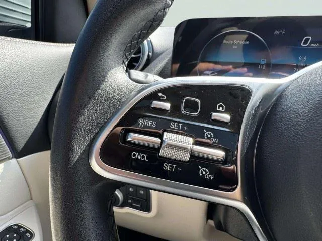 Mercedes-Benz GLA photo 26