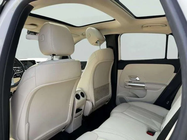 Mercedes-Benz GLA photo 37