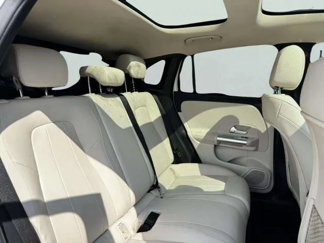 Mercedes-Benz GLA photo 44