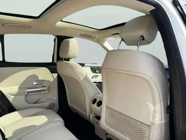 Mercedes-Benz GLA photo 45