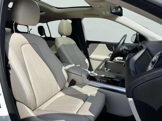 Mercedes-Benz GLA photo 48
