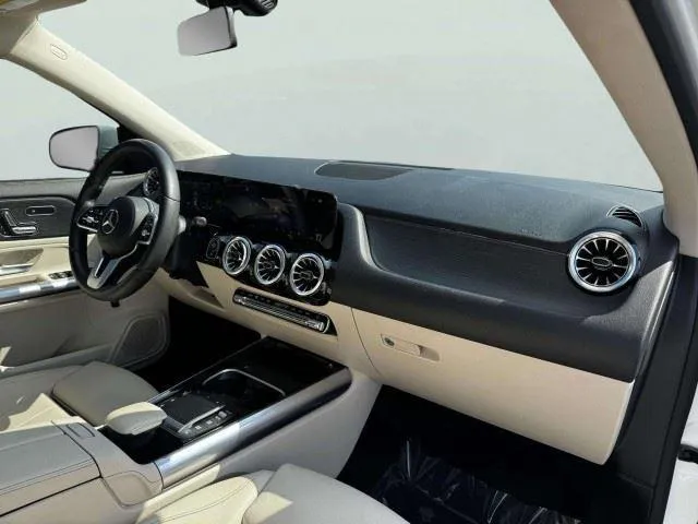 Mercedes-Benz GLA photo 49