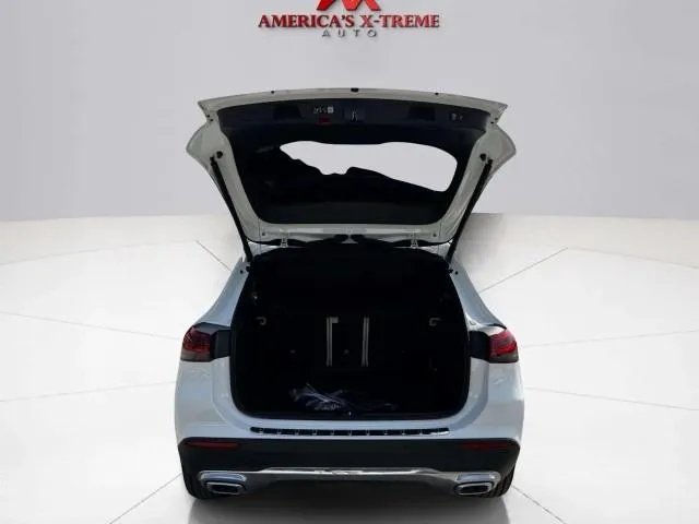 Mercedes-Benz GLA photo 51