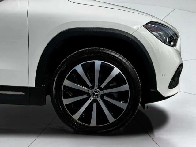 Mercedes-Benz GLA photo 56