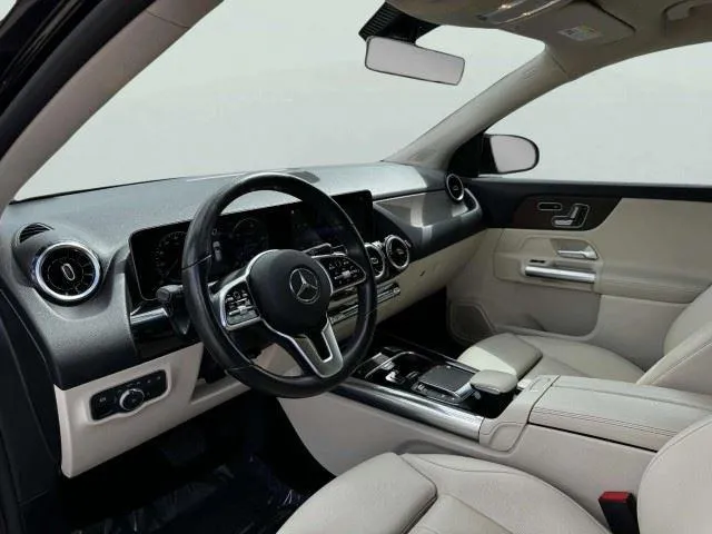 Mercedes-Benz GLA photo 22