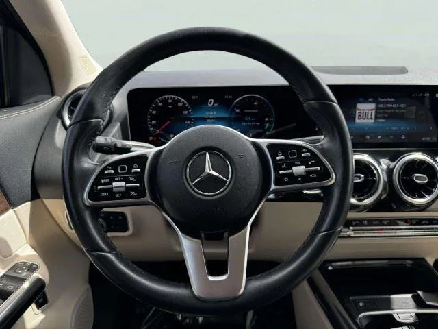Mercedes-Benz GLA photo 29