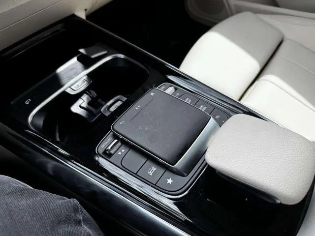 Mercedes-Benz GLA photo 34