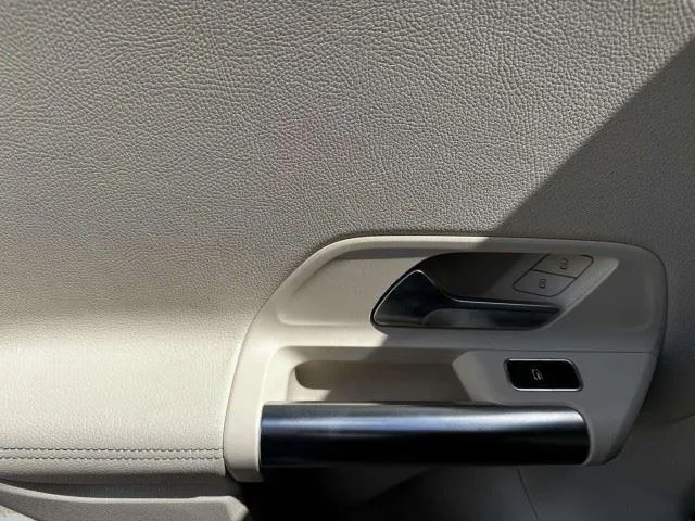 Mercedes-Benz GLA photo 37