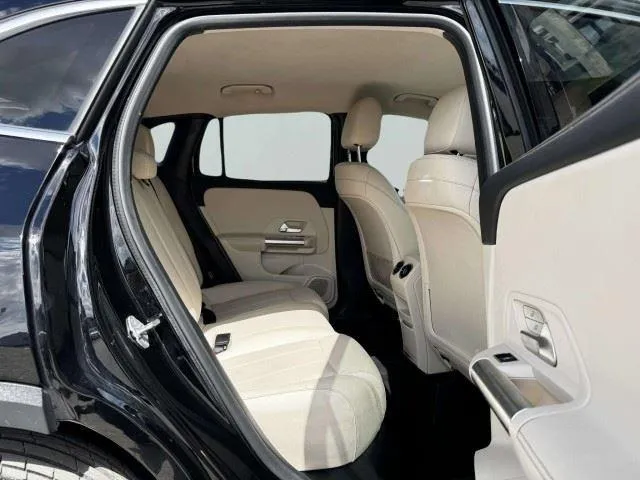 Mercedes-Benz GLA photo 44