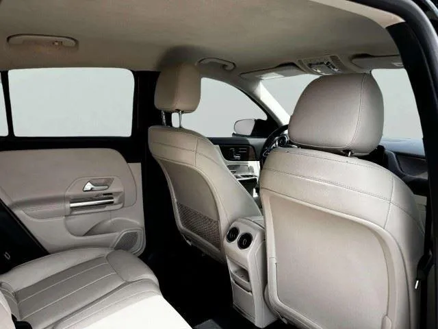 Mercedes-Benz GLA photo 47