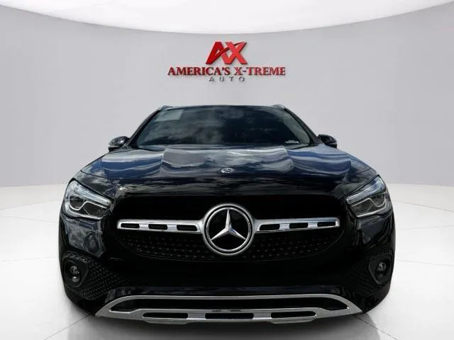 Mercedes-Benz GLA photo 9