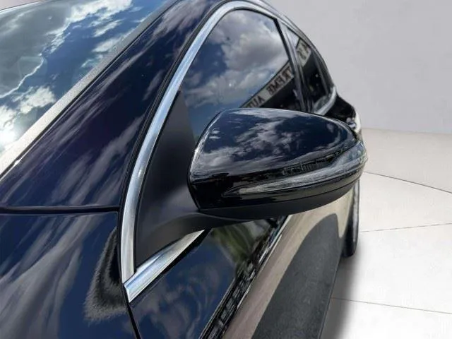 Mercedes-Benz GLA photo 15