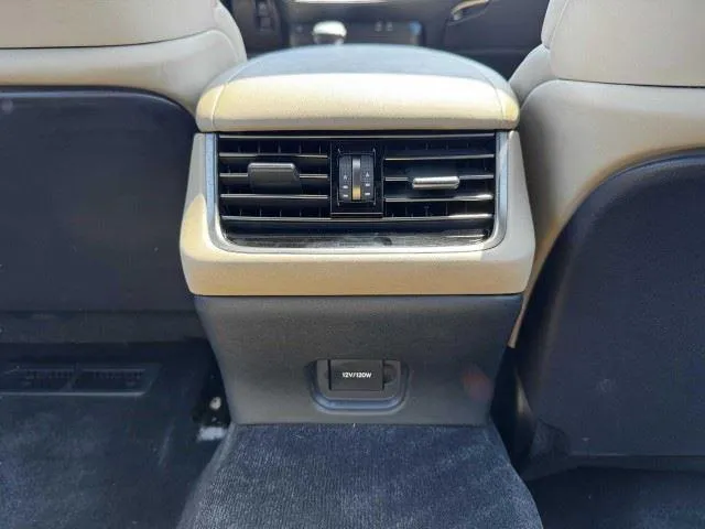 Lexus LS photo 40