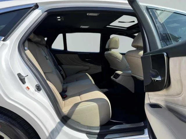 Lexus LS photo 46