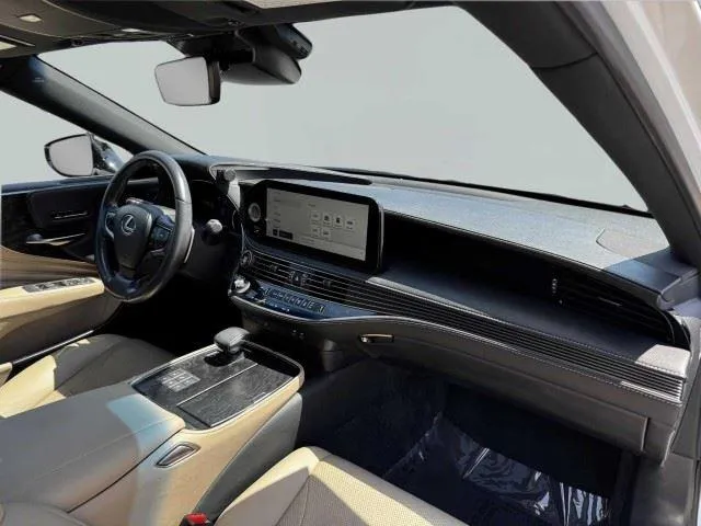 Lexus LS photo 53