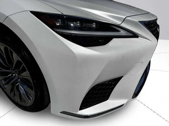 Lexus LS photo 12