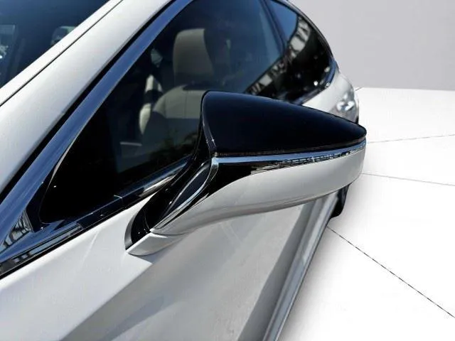 Lexus LS photo 15