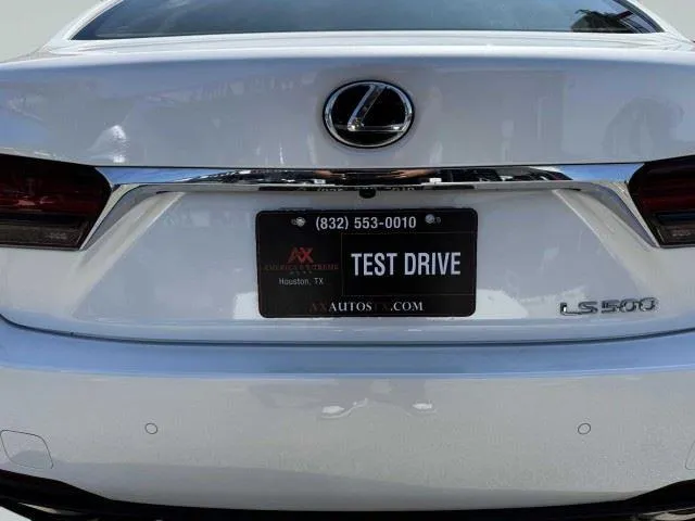 Lexus LS photo 18