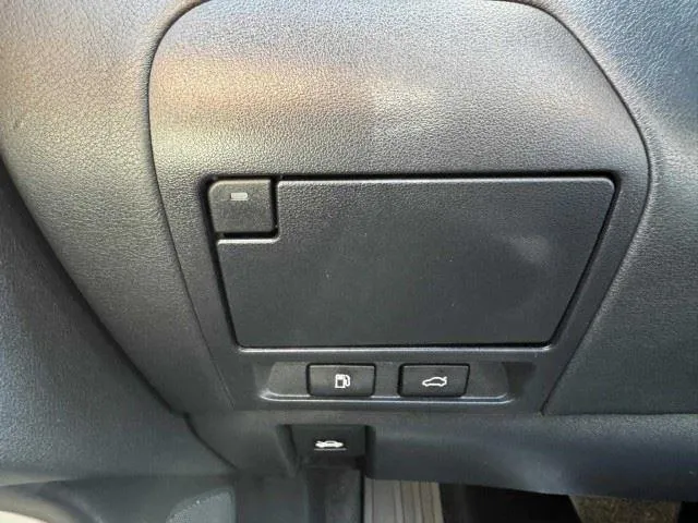 Lexus LS photo 24