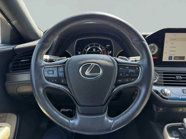 Lexus LS photo 30