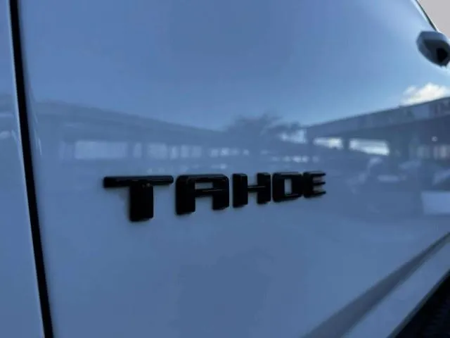 Chevrolet Tahoe photo 16