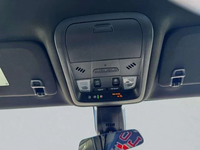 Cadillac XT6 photo 37