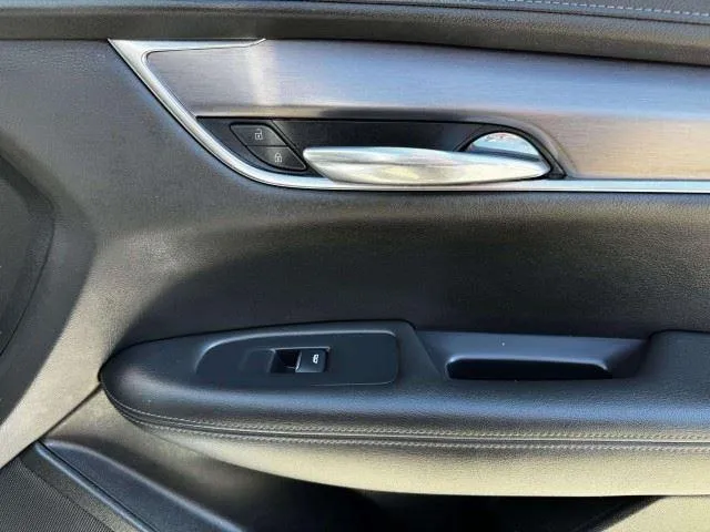 Cadillac XT6 photo 60