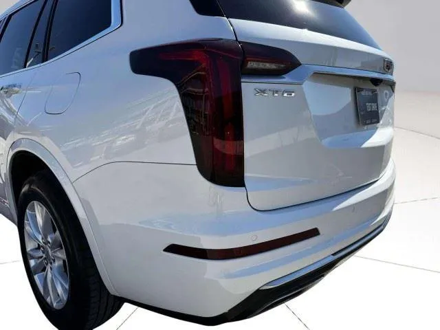 Cadillac XT6 photo 17