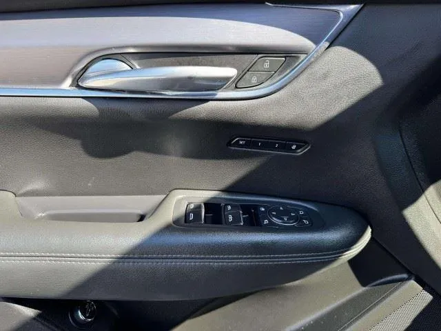 Cadillac XT6 photo 23